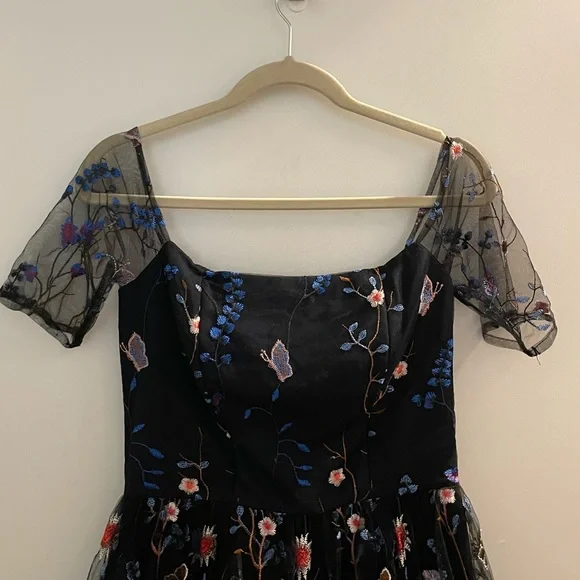 Modern Florist Dress VONE - Picture 7 of 10